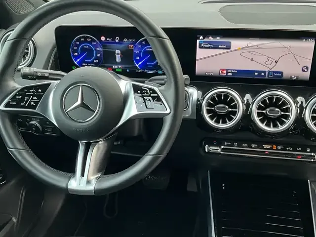 Mercedes-Benz EQB 300