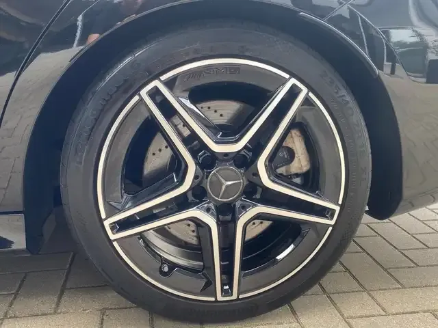 Mercedes-Benz CLA 35 AMG