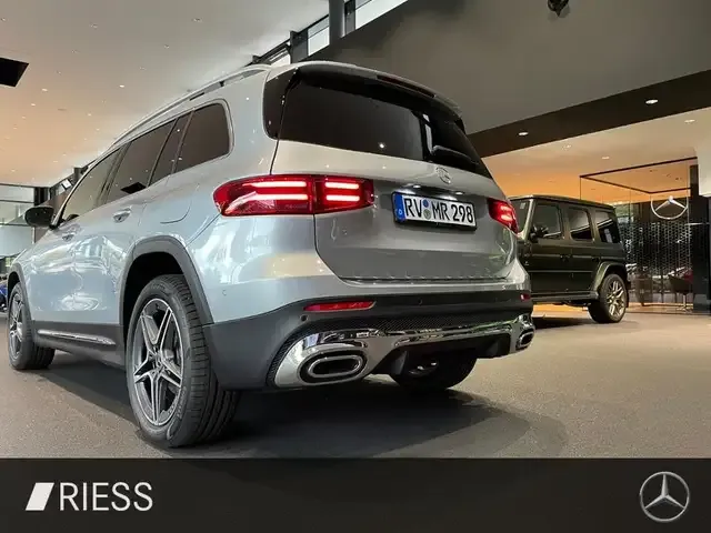 Mercedes-Benz GLB 200