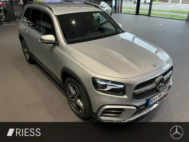 Mercedes-Benz GLB 200