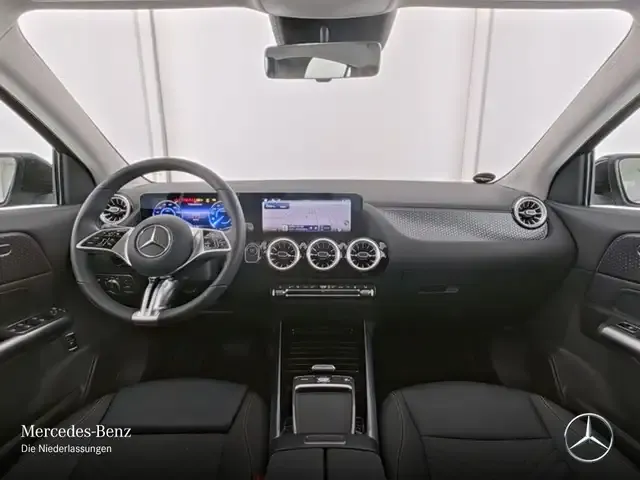 Mercedes-Benz EQA 300