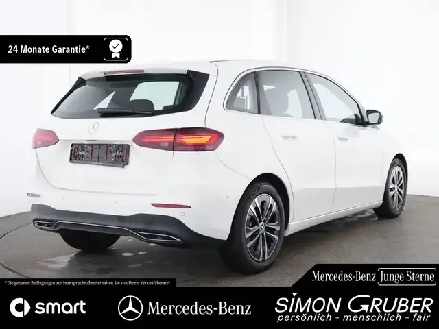 Mercedes-Benz B 180
