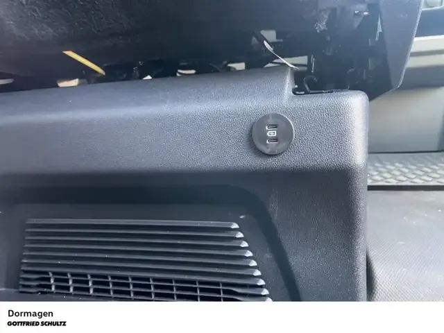 Volkswagen T7 Caravelle