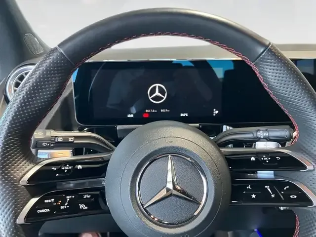 Mercedes-Benz GLA 200