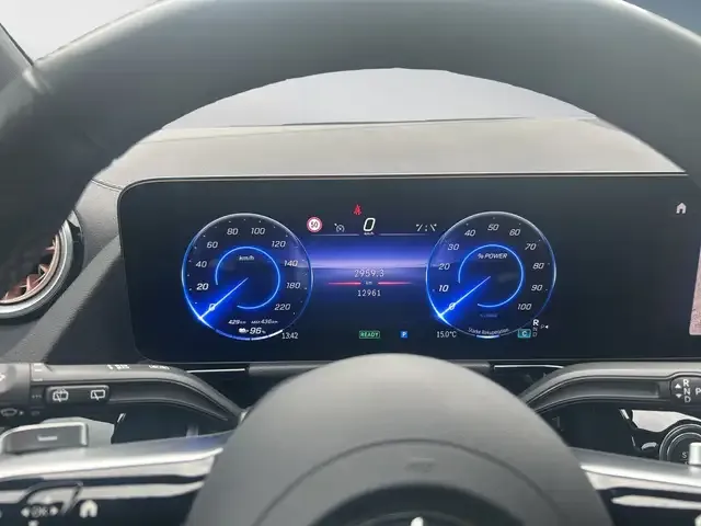 Mercedes-Benz EQA 300