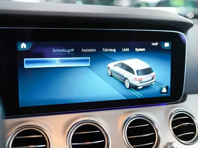 Mercedes-Benz E 200