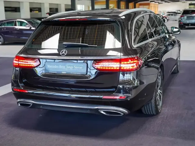 Mercedes-Benz E 200