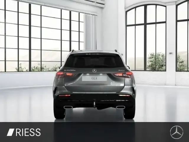 Mercedes-Benz GLA 200