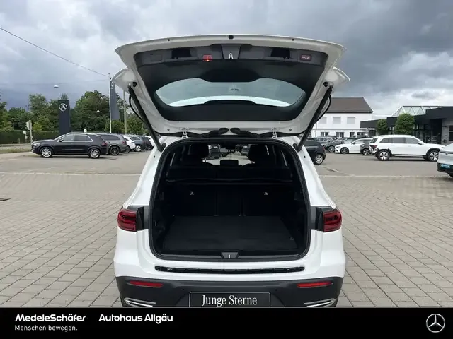 Mercedes-Benz EQB 300