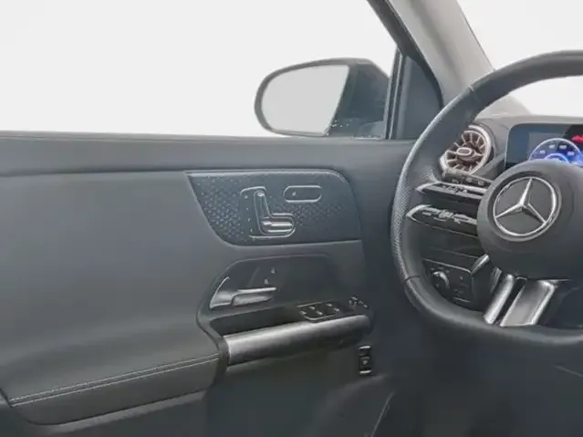 Mercedes-Benz EQA 300