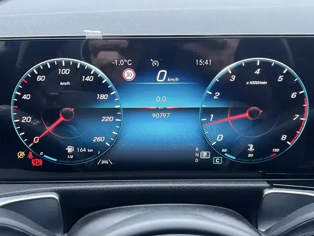 Mercedes-Benz GLB 200