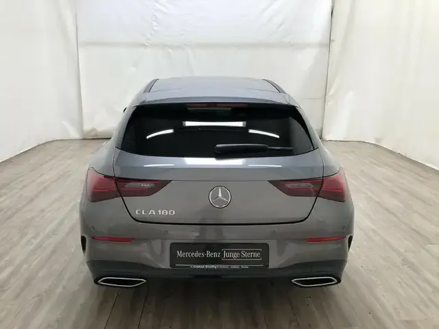 Mercedes-Benz CLA 180