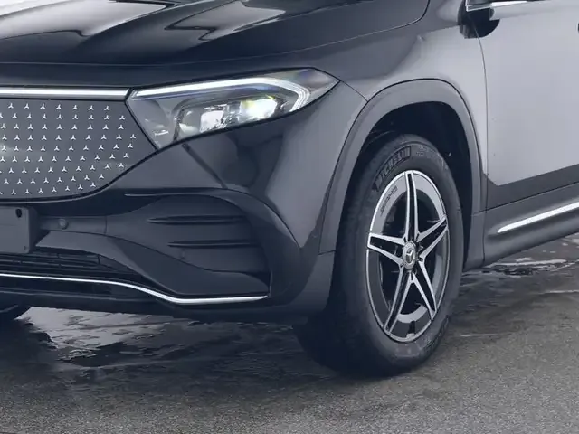 Mercedes-Benz EQB 300