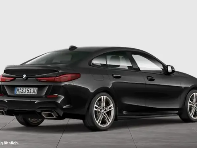 BMW 235