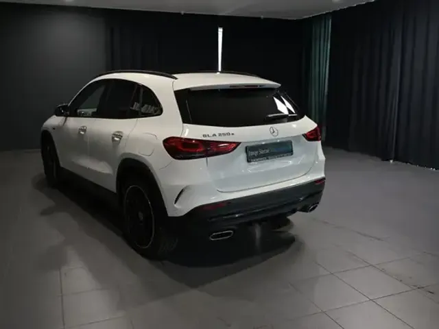 Mercedes-Benz GLA 250