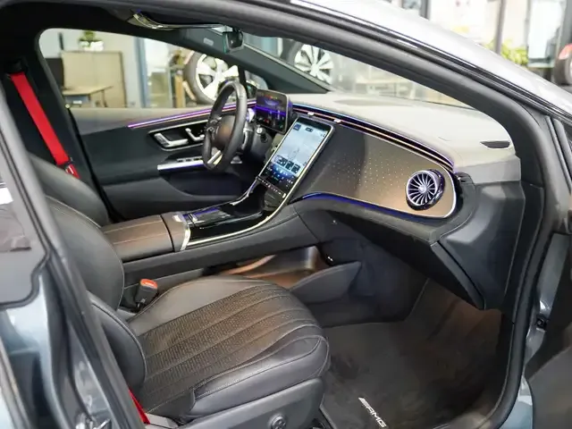 Mercedes-Benz EQE 300