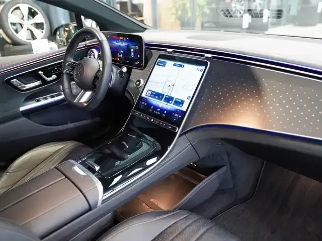 Mercedes-Benz EQE 300