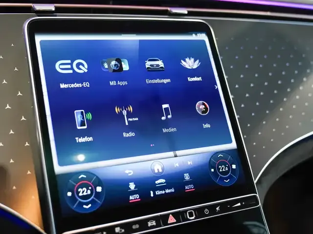 Mercedes-Benz EQE 300