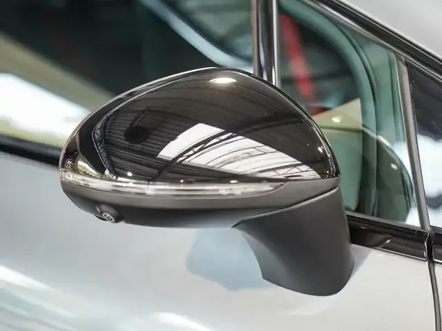 Mercedes-Benz EQE 300