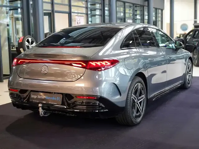 Mercedes-Benz EQE 300