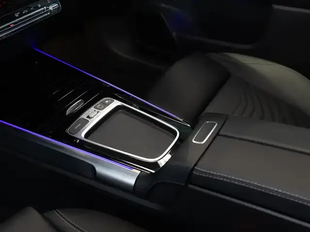 Mercedes-Benz EQB 300