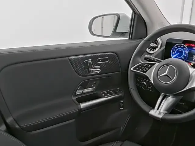 Mercedes-Benz EQA 300
