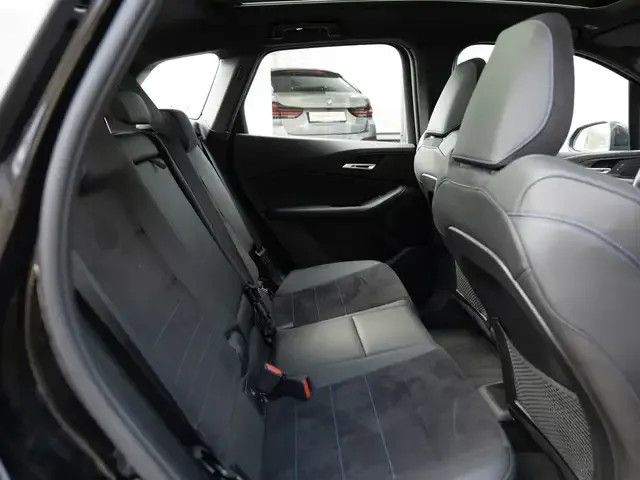 BMW 225
