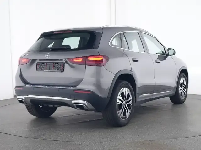 Mercedes-Benz GLA 200