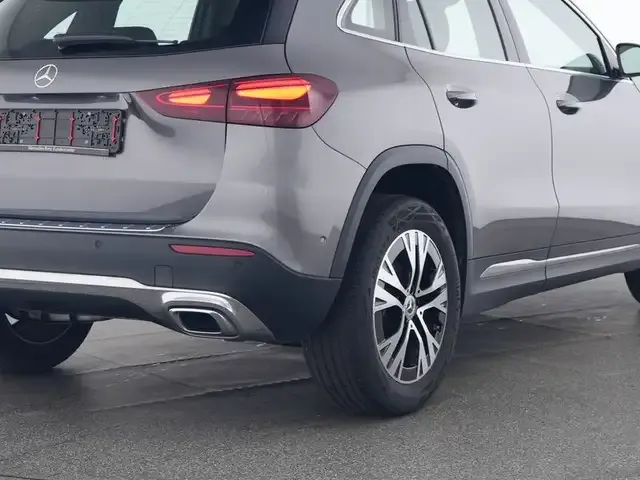 Mercedes-Benz GLA 200