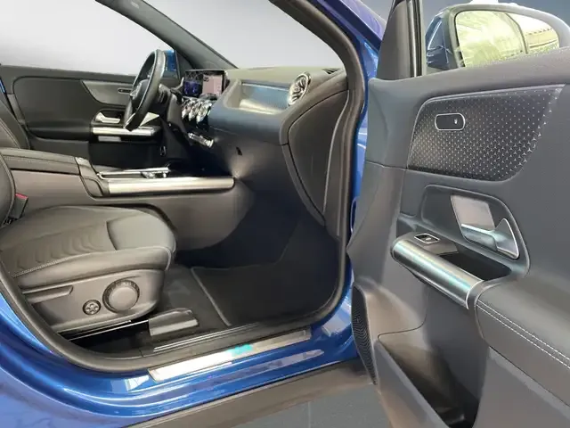 Mercedes-Benz EQA 300