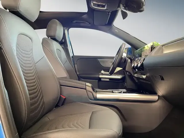 Mercedes-Benz EQA 300