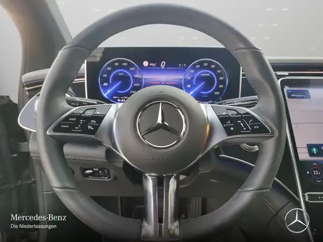 Mercedes-Benz EQE 300