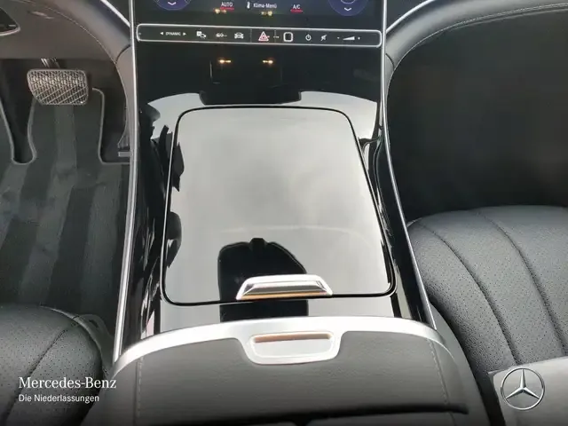 Mercedes-Benz EQE 300