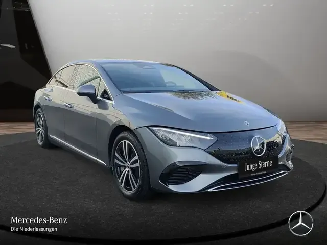 Mercedes-Benz EQE 300