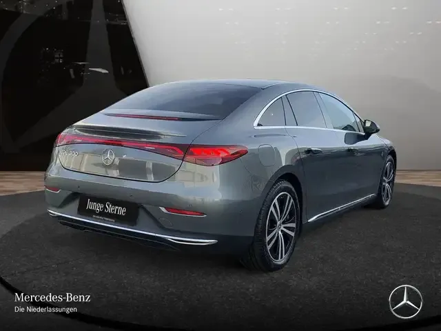 Mercedes-Benz EQE 300