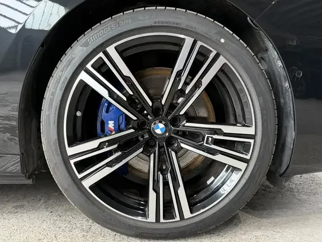 BMW 750