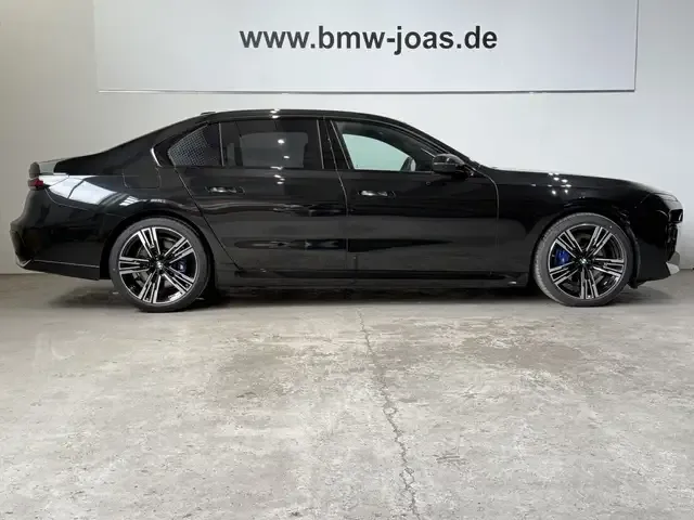 BMW 750