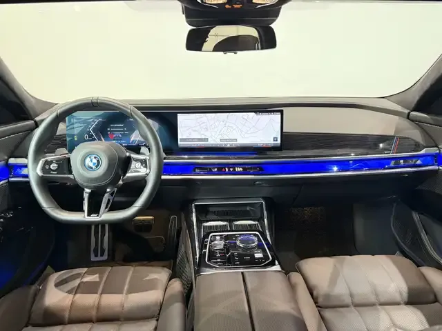 BMW 750