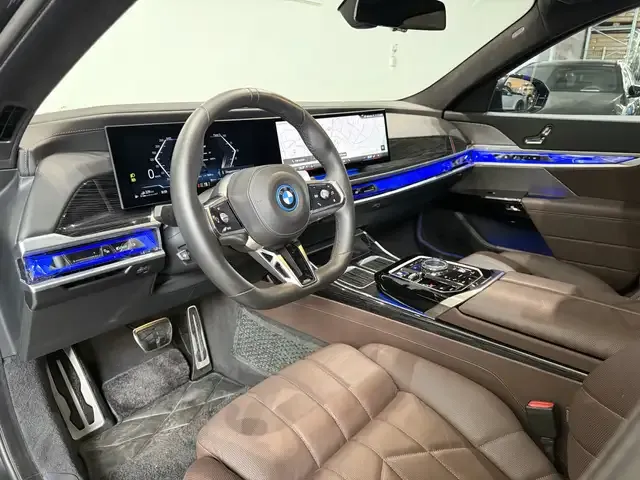 BMW 750