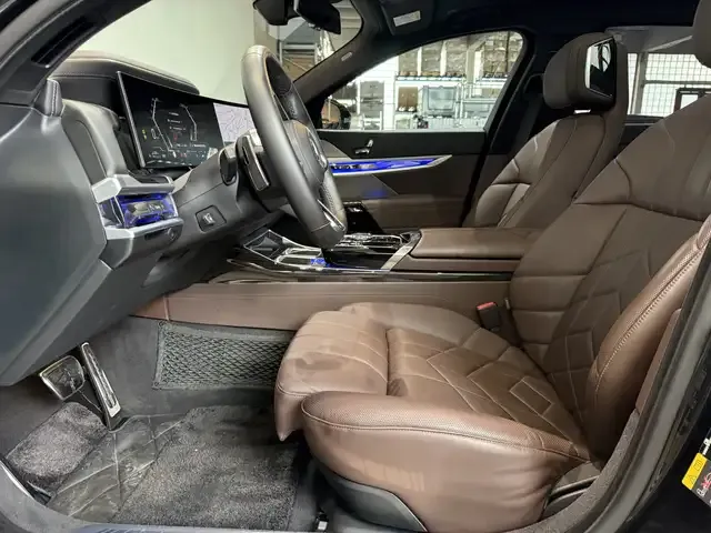 BMW 750