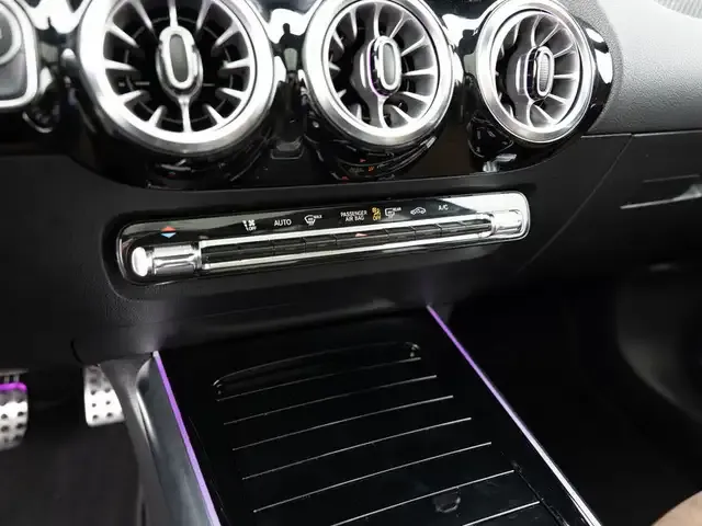 Mercedes-Benz GLA 220