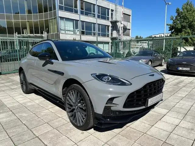 Aston Martin DBX