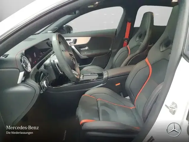 Mercedes-Benz CLA 45 AMG