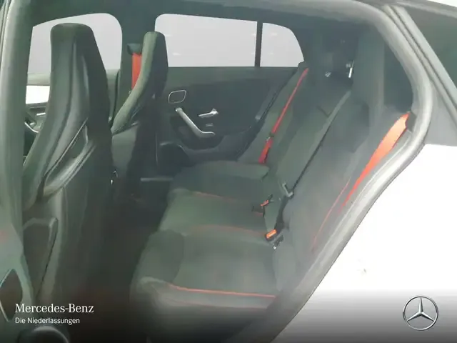 Mercedes-Benz CLA 45 AMG