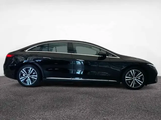 Mercedes-Benz EQE 300