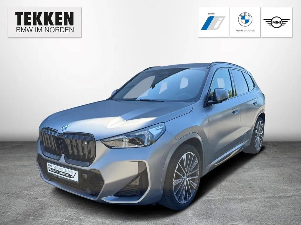 BMW iX1