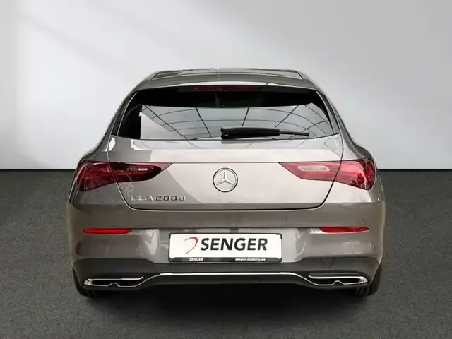 Mercedes-Benz CLA 200