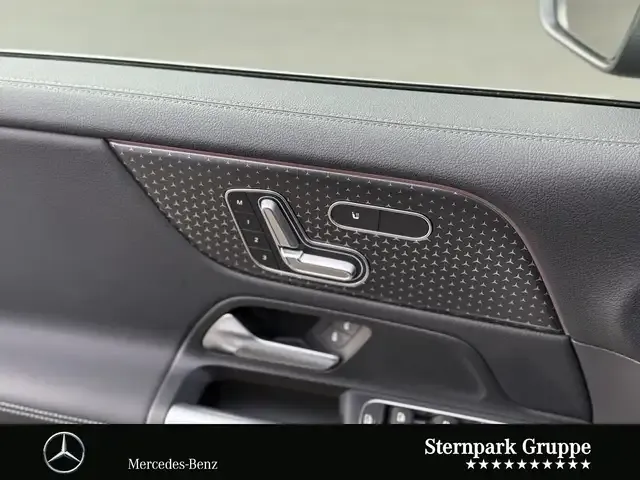 Mercedes-Benz EQB 300