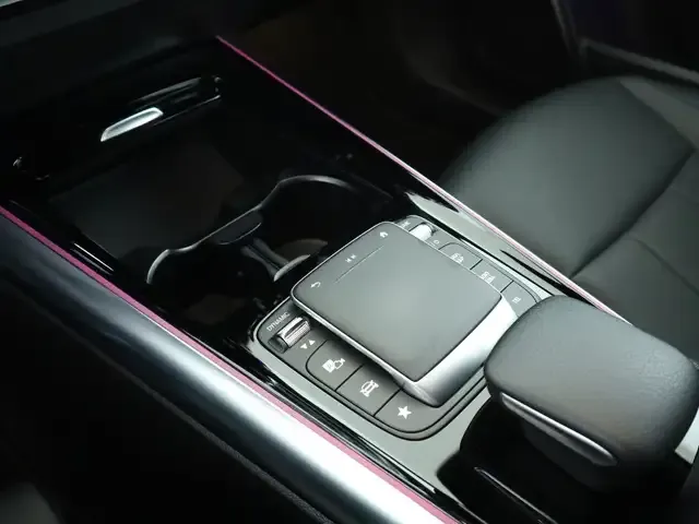 Mercedes-Benz EQA 300