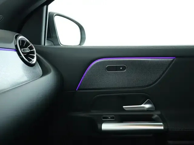 Mercedes-Benz EQA 300